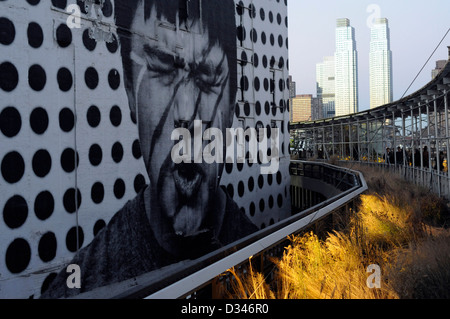 Gegründet im Jahr 1999 von den Bewohnern die High Line ist ein öffentlicher Park auf eine historische Eisenbahn: Fracht über West Side von Manhattan. Stockfoto