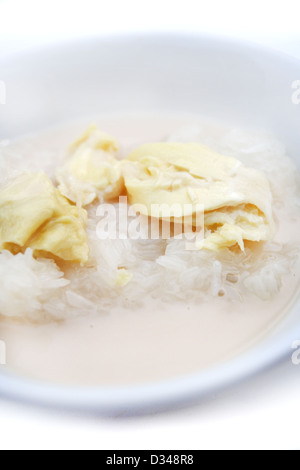 Thai Dessert Sticky-Reis mit Durian in Kokosmilch Stockfoto