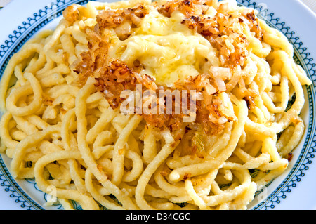 Deutscher Käse Nudeln Spätzle genannt Stockfoto