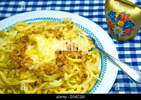 Deutscher Käse Nudeln Spätzle genannt Stockfoto