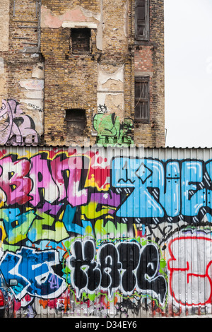 Graffiti-Wand in der Sclater Street Car Park, Shoreditch, London Stockfoto