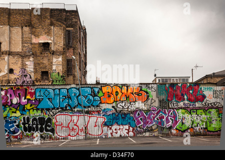 Graffiti-Wand in der Sclater Street Car Park, Shoreditch, London Stockfoto