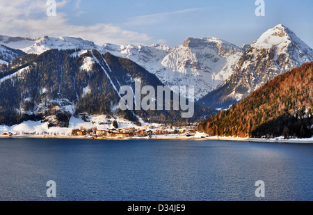 Achensee Lake und Pertisau Dorf in Österreichische Alpen Stockfoto