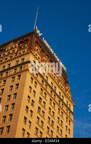 NEW YORK, NY, USA - 28. Dezember 2012: Fassade am W Union Square in New York, NY, USA am 28. Dezember 2012. Stockfoto