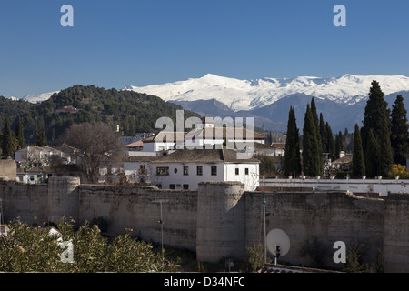 Blick über Granada vom Wachturm Torre De La Vela in Alcazaba, bei der Alhambra Spanien Stockfoto