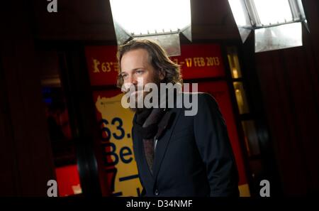 US-Schauspieler Peter Sarsgaard kommt für die Premiere des Films "Lovelace" während der 63. jährlichen internationalen Filmfestspiele Berlin, in Berlin, Deutschland, 9. Februar 2013. Der Film wird in der Sektion "Panorama Special" auf der Berlinale vorgestellt. Foto: Sven Hoppe/dpa Stockfoto