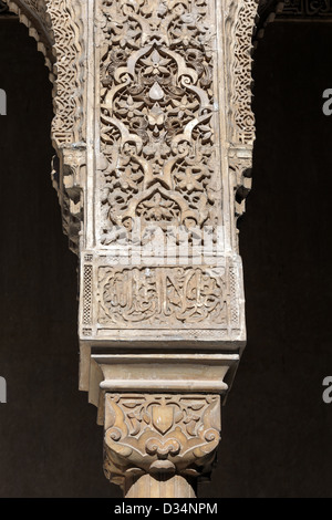 Detail eines 124 Säulen im Gericht der Löwen in der Alhambra Granada Andalusien Spanien Stockfoto