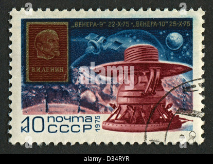 UdSSR - ca. 1975: Eine Briefmarke gedruckt in USSR zeigt Bild von Venera 9, sowjetischen Raum Orbiter und Lander (1975), ca. 1975. Stockfoto