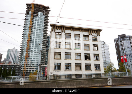 alten Hotel continental vor der Marke neue Eigentumswohnung Projekt Granville street Yaletown Vancouver BC Kanada Stockfoto