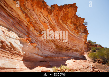 Bunte geschichteten Felsen bei Loop laufen, Kalbarri Nationalpark, Western Australia Stockfoto