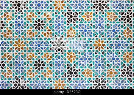 Azulejos Kacheln im Mudejar Stil, alten historischen Hintergrund in der Real Alcazar, Sevilla, Spanien, Region Andalusien. Stockfoto