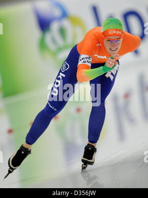 Niederländische Eisschnellläuferin Ireen Wuest konkurriert in der Frauen 3000m Rennen der Eisschnelllauf-WM an Max Aicher Arena in Inzell, Deutschland, 10. Februar 2013. Wuest gewann den Wettbewerb. Foto: TOBIAS HASE Stockfoto