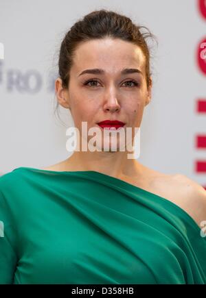 Schauspielerin Arta Dobroshi des Kosovo nimmt an einem Fototermin der Shooting Star 2013 von der European Film Promotion (EFP) während der 63. Filmfestspiele Berlin aka Berlinale, im Hotel de Rome in Berlin, Deutschland, 10. Februar 2013 vorgestellt. Foto: Sven Hoppe/dpa Stockfoto