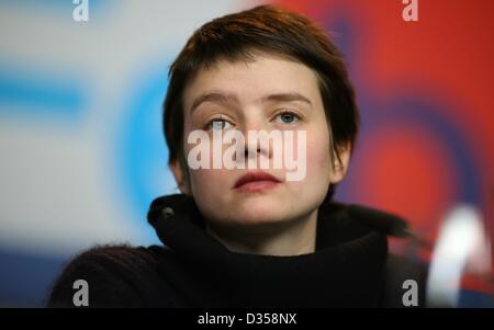 Französische Schauspielerin Pauline Etienne besucht die Pressekonferenz für den Film "Die Nonne" ("La Religieuse") während der 63. jährlichen internationalen Filmfestspiele Berlin, in Berlin, Deutschland, 10. Februar 2013. Der Film wird im Wettbewerb der Berlinale präsentiert. Foto: Hannibal/dpa Stockfoto