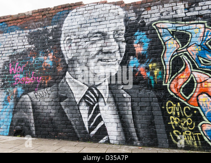 Graffiti mit Kopf von ex-England-Fußball-Manager Bobby Robson Stockfoto