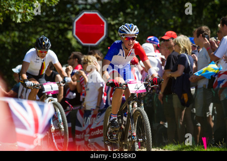 Julie Bresset im Olympischen Mountain Bike Rennen London 2012 Stockfoto