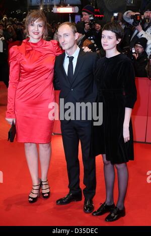 Martina Gedeck, Guillaume Nicloux, Pauline Etienne L-R an der Premiere von "Die Nonne" ("La Religieuse") während der 63. Berlinale Internationalen Filmfestspiele Berlinale 2013 im Berlinale-Palast am 10. Februar 2013 in Berlin, Deutschland Stockfoto