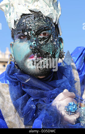 Venedig, Italien. 10. Februar 2013. Sonntag auf der Venedig Karneval 2013 brachte die besten Kostüme und Masken, sowie ein wenig Spaß in Venedig, Italien. Stockfoto