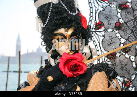 Venedig, Italien. 10. Februar 2013. Sonntag auf der Venedig Karneval 2013 brachte die besten Kostüme und Masken, sowie ein wenig Spaß in Venedig, Italien. Stockfoto