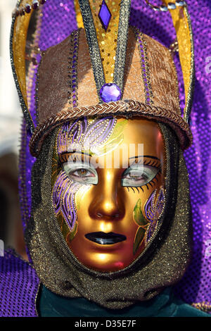 Venedig, Italien. 10. Februar 2013. Sonntag auf der Venedig Karneval 2013 brachte die besten Kostüme und Masken, sowie ein wenig Spaß in Venedig, Italien. Stockfoto