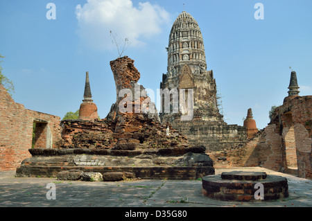 Fragmente der architektonischen Stätten Wat Ratchaburana in Ayutthaya Stockfoto