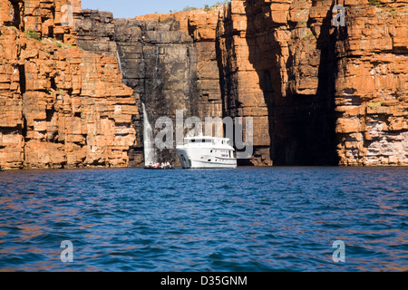 Expeditionsschiff Kimberley Quest, King George fällt, Kimberley Küste, Nord-Australien Stockfoto