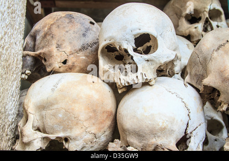 Schädel von Choeung Ek Killing Field in der Nähe von Phnom Penh, wo Tausende von kambodschanischen Volkes in Khmer-Rouge-Pol-Pot-Ära getötet wurden Stockfoto