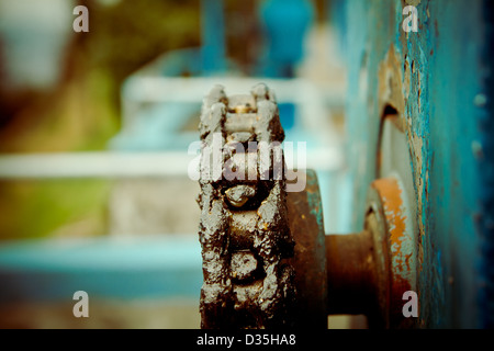 Zahnräder aus alten Mechanismus mit Kette, flachen DOP Stockfoto