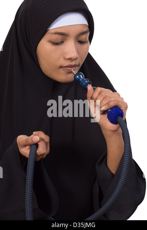 Porträt der Frau mit einer Shisha-Pfeife Stockfoto