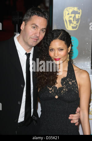 OL PARKER & THANDIE NEWTON EE BRITISH ACADEMY FILM AWARDS LONDON ENGLAND UK 10. Februar 2013 Stockfoto