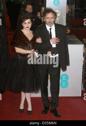 HELENA BONHAM-CARTER & TIM BURTON EE BRITISH ACADEMY FILM AWARDS LONDON ENGLAND UK 10. Februar 2013 Stockfoto