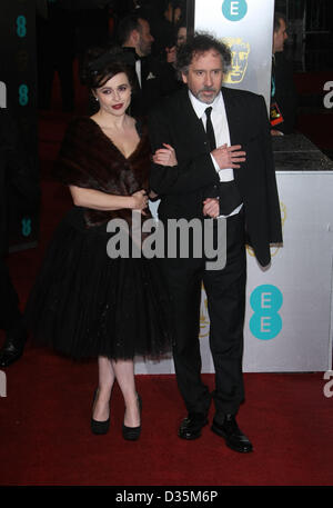 HELENA BONHAM-CARTER & TIM BURTON EE BRITISH ACADEMY FILM AWARDS LONDON ENGLAND UK 10. Februar 2013 Stockfoto