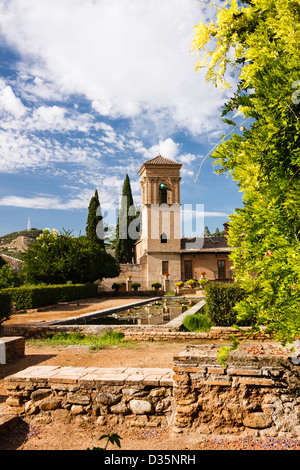 Kloster von San Francisco, heute ein Hotel-Parador an einem Ende der Calle Real in der Alhambra-Komplex. Granada, Spanien Stockfoto