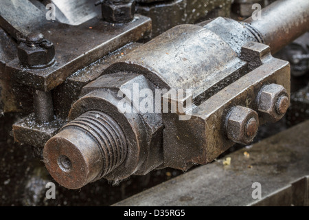 Details der alten schmierigen Maschinen / Dampf Motor Stockfoto