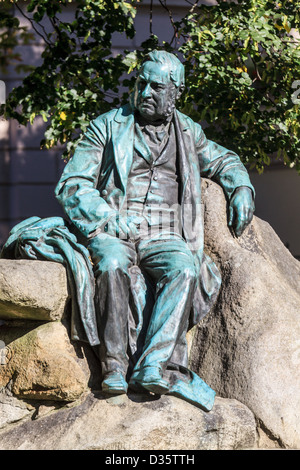 Statue des bekannten österreichischen Schriftsteller und Dichter Adalbert Stifter in Linz, Österreich Stockfoto