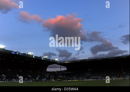 Sonnenuntergang und rote Wolken über Hillsborough Fußball Boden in Sheffield Yorkshire UK Stockfoto