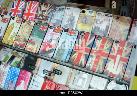 Britische Souvenir Handy-Cover auf dem Display in einem Schaufenster in London Stockfoto