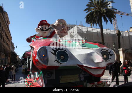 10. Februar 2013 Karnevalszug auf Via Nazionale Street in Rom Italien Stockfoto