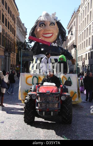 10. Februar 2013 Karnevalszug auf Via Nazionale Street in Rom Italien Stockfoto