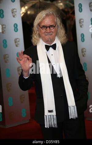 London, UK. 10. Februar 2013. Schauspieler Billy Connolly kommt bei den EE British Academy Film Awards am Royal Opera House in London. Foto: Hubert Boesl/Dpa/Alamy Live News Stockfoto