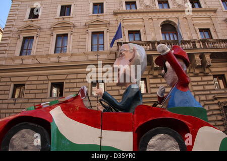 10. Februar 2013 Karnevalszug auf Via Nazionale Street in Rom Italien Stockfoto