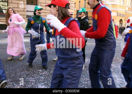 10. Februar 2013 Karnevalszug auf Via Nazionale Street in Rom Italien Stockfoto