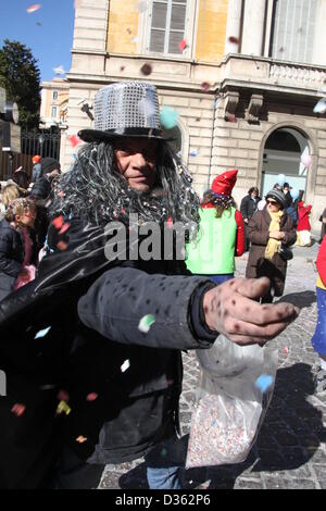 10. Februar 2013 Karnevalszug auf Via Nazionale Street in Rom Italien Stockfoto