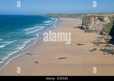 Der weite Sandstrand von Watergate Bucht an der Nordküste Cornwalls Stockfoto