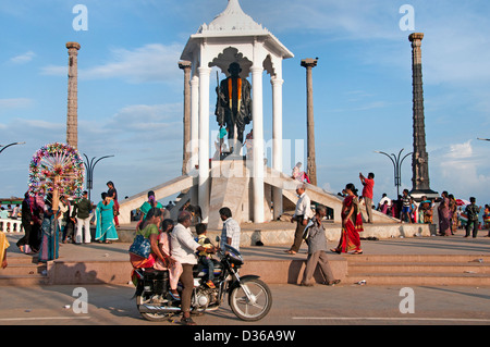 Mahatma Gandhi-Statue an der Uferpromenade von Pondicherry (Puducherry) Indien Tamil Nadu Stockfoto