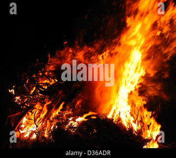 Flammen Feuer brennende Feuersbrunst inferno Stockfoto