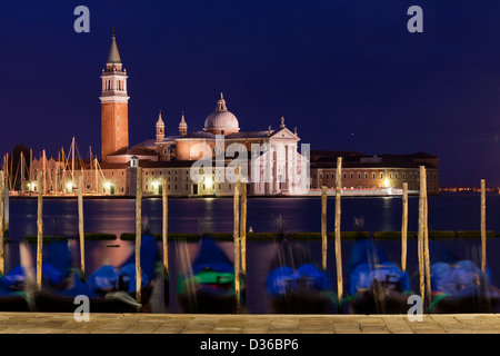 die Kirche von San Giorgio Maggiore in der Lagune von Venedig von der Riva Degli Schiavoni betrachtet Stockfoto