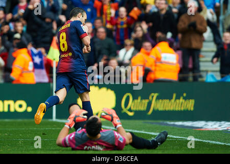 Andres Iniesta (FC Barcelona) feiert nach seinem Tor in der Primera División Fußballspiel zwischen FC Barcelona und Getafe CF, im Camp Nou Stadion in Barcelona, Spanien. Sonntag, 10. Februar 2013. Foto: S.Lau Stockfoto