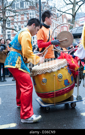 Darsteller in Tracht am chinesischen Neujahrsfest und Parade 2013 London UK Stockfoto