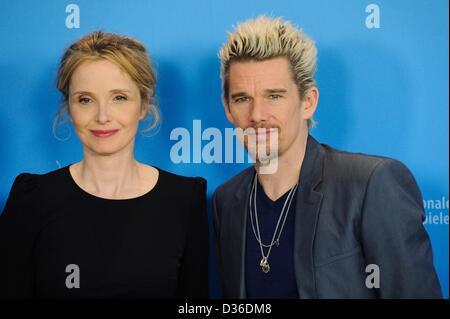 Berlin, Deutschland. 11. Februar 2013. Julie Delpy, Ethan Hawke auf der Berlinale Fototermin für "Before Midnight". Bildnachweis: Dpa/Alamy Live-Nachrichten Stockfoto